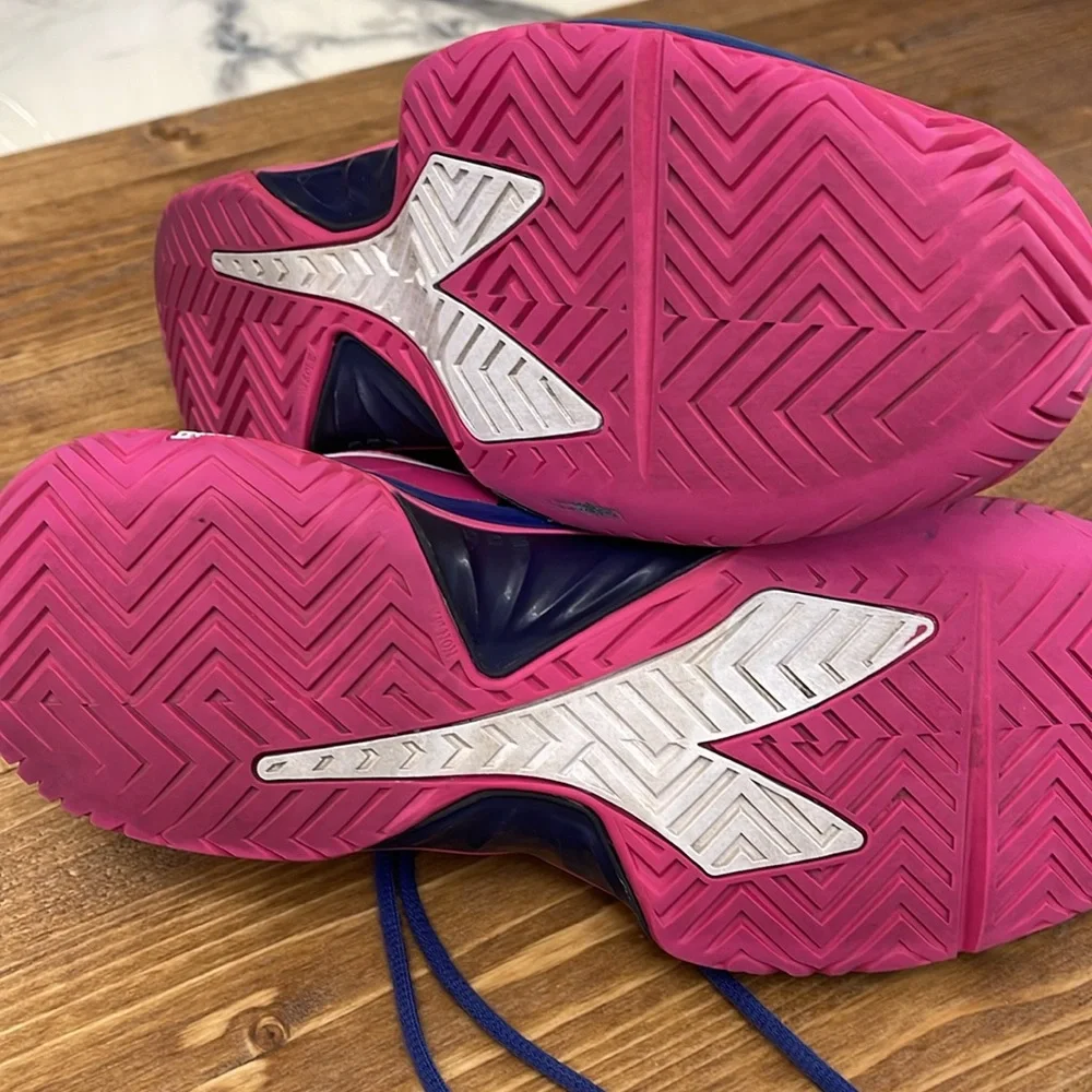 DIADORA B. ICON 2 WOMENS ATHLETIC SHOES SZ 9 ,  GOOD CONDITION, PREOWNED